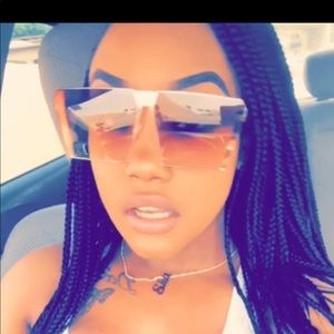 Meet your Posher, Sha